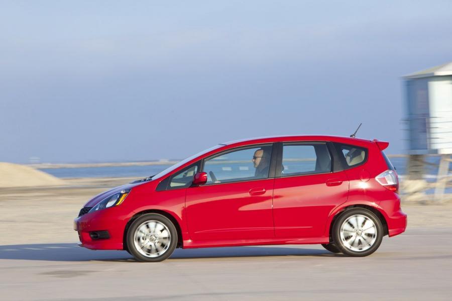  Honda Fit Sport 2012 года  (фото 37 из 42)